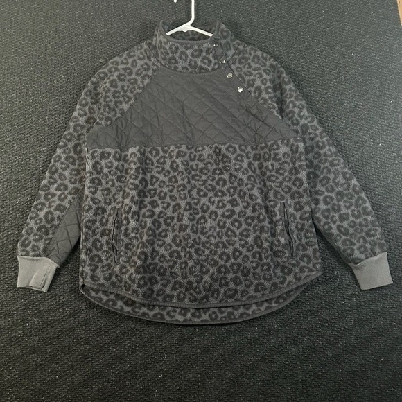 Abercrombie & Fitch Sweaters - Abercrombie & Fitch Womens XL Gray Leopard Fleece Snap Neck Pullover M78